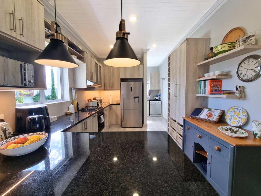 3 Bedroom Property for Sale in Westcliff Western Cape